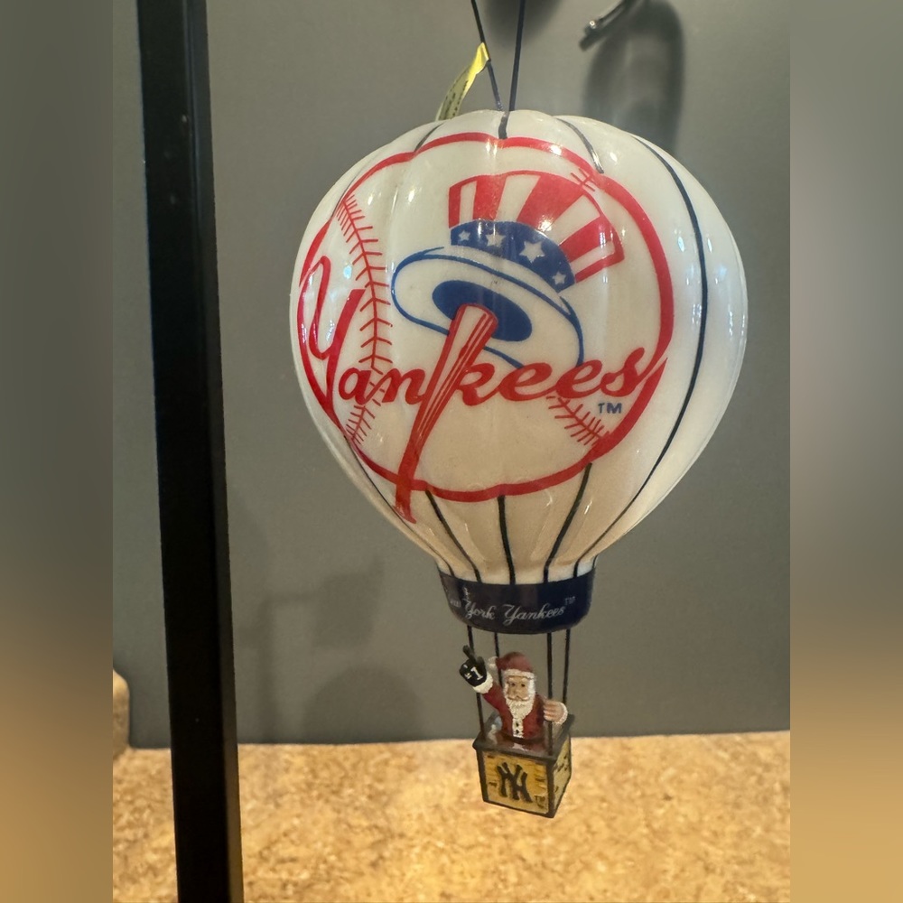 NWT Danbury Mint 2003 Collectable NY Yankees Ornament
